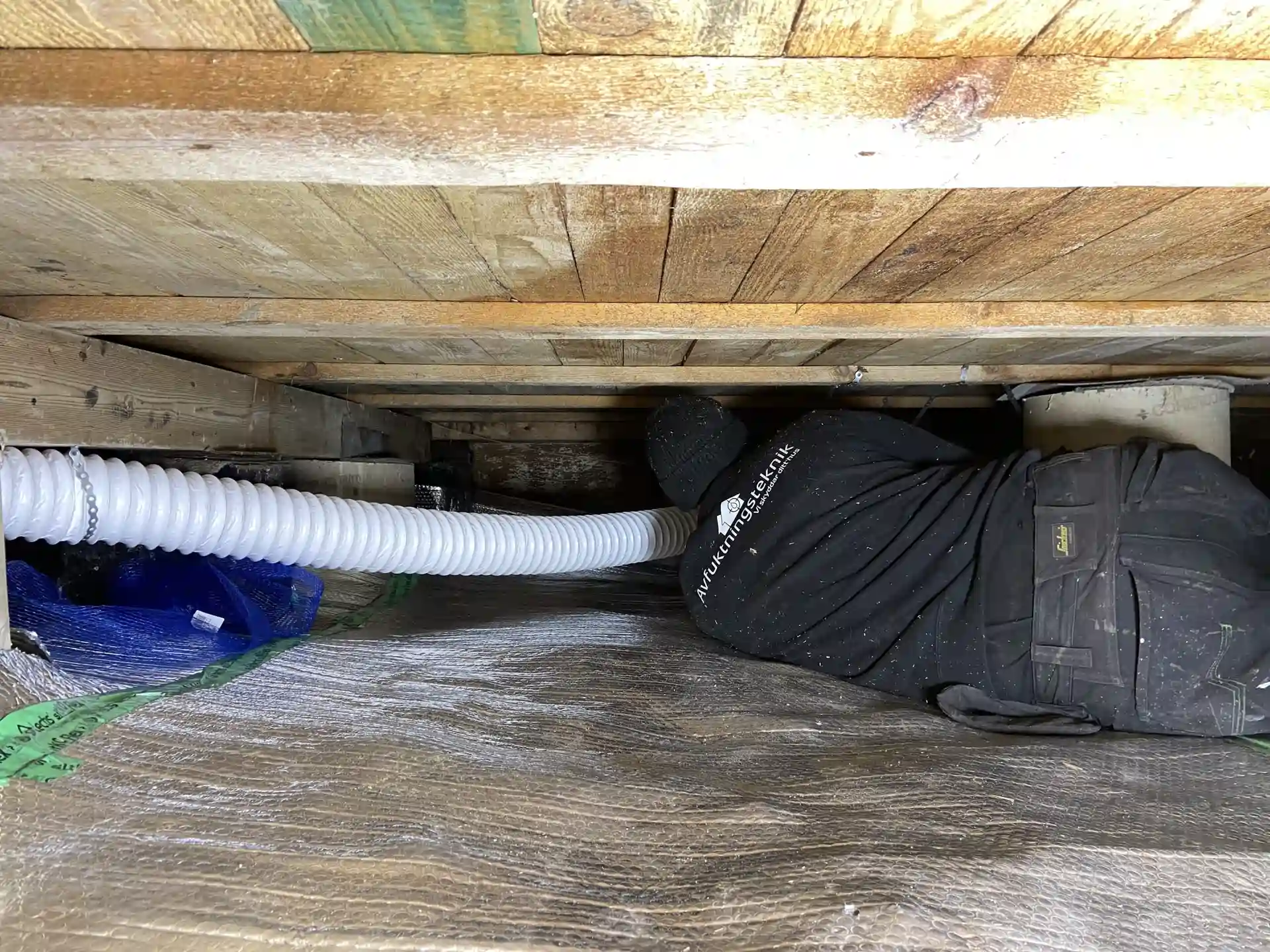 Ventilation och underhåll på vinden i Stockholm
